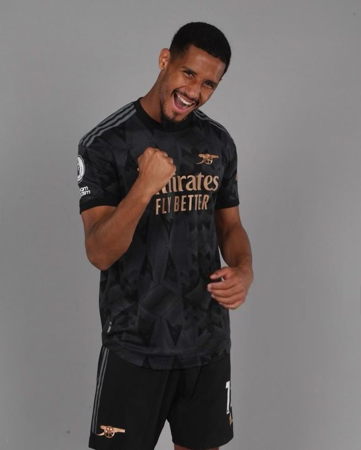 wallpaper 4k William Saliba