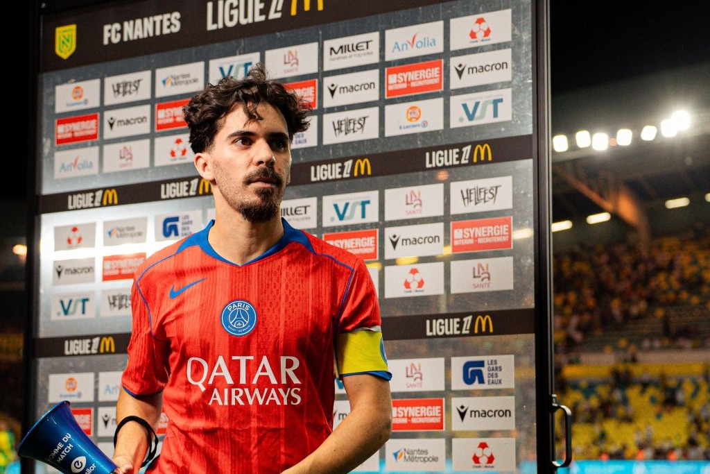 ویتینیا پاری‌سن‌ژرمن  هافبک میانه FC26