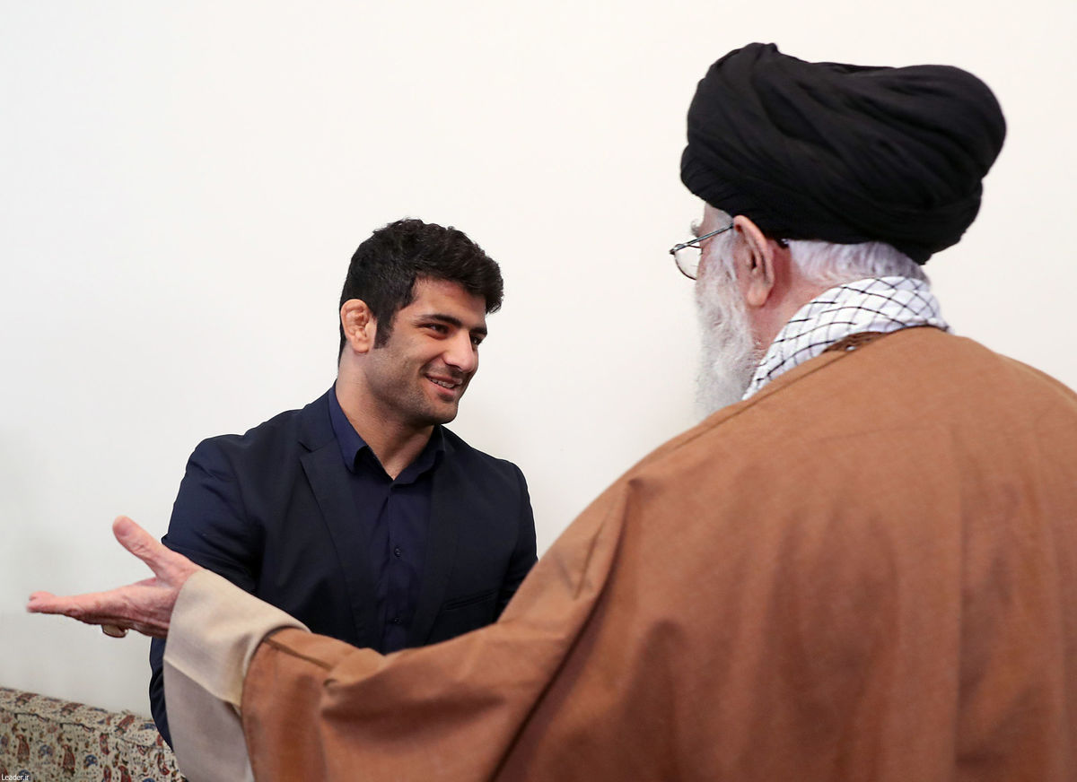 عکس علی کریمی کشتی گیر