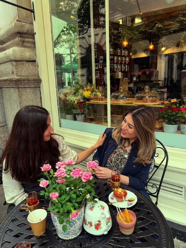 عکس تینا قاضی مراد منوتو