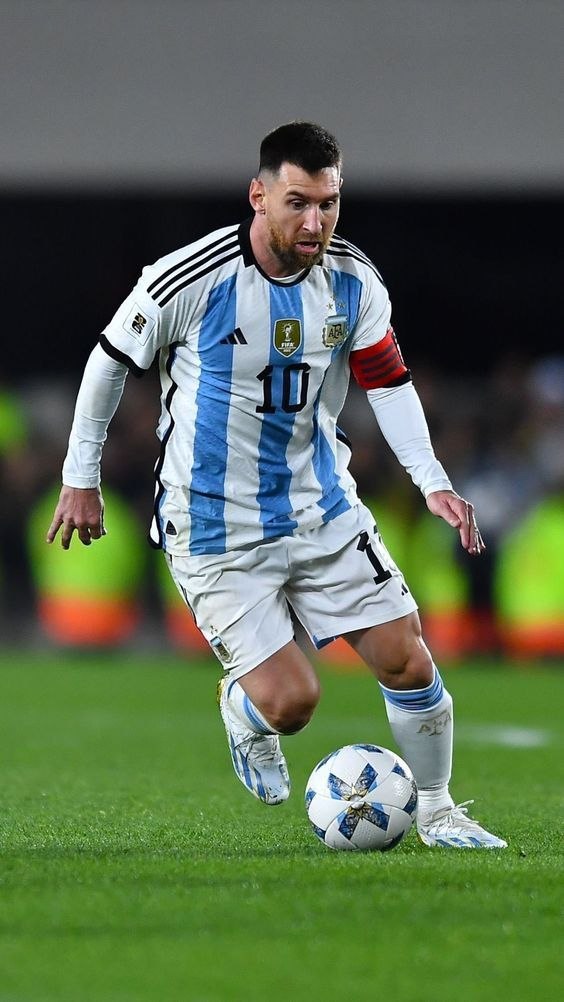 عکس گل زدن لیونل مسی