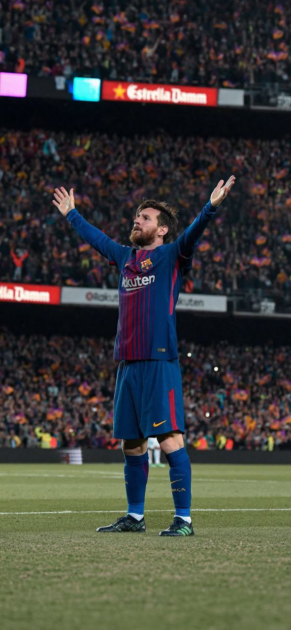 عکس مسی در استادیوم