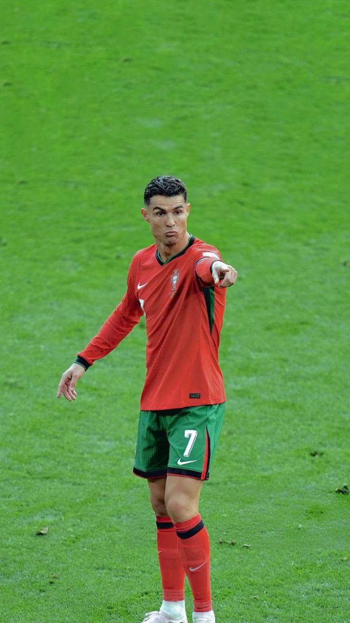 عکس رونالدو در تیم ملی