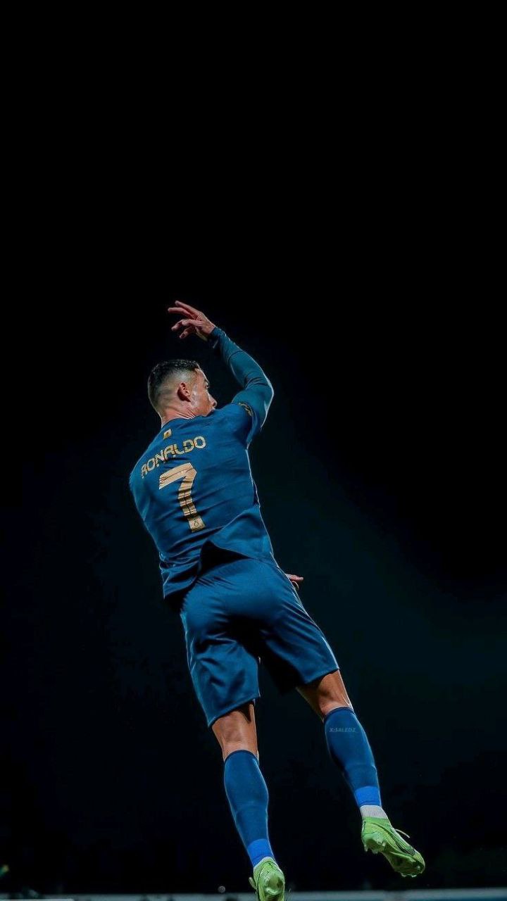 عکس پرش رونالدو