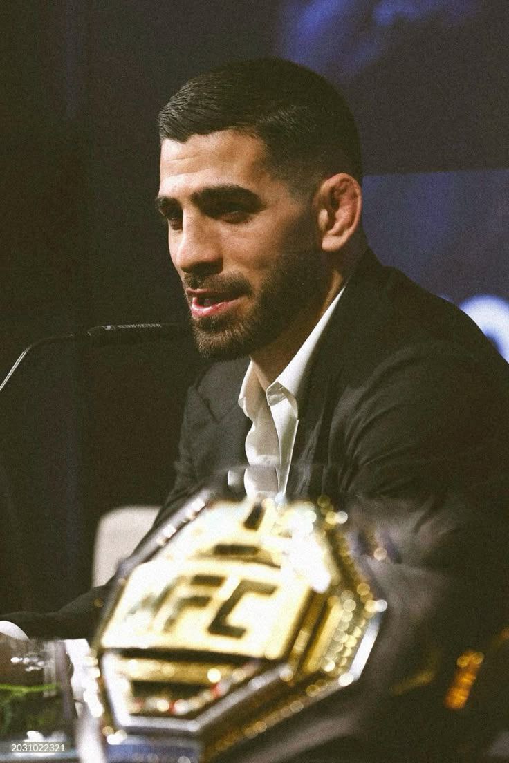 فایت‌های به یادماندنی ایلیا توپوریا